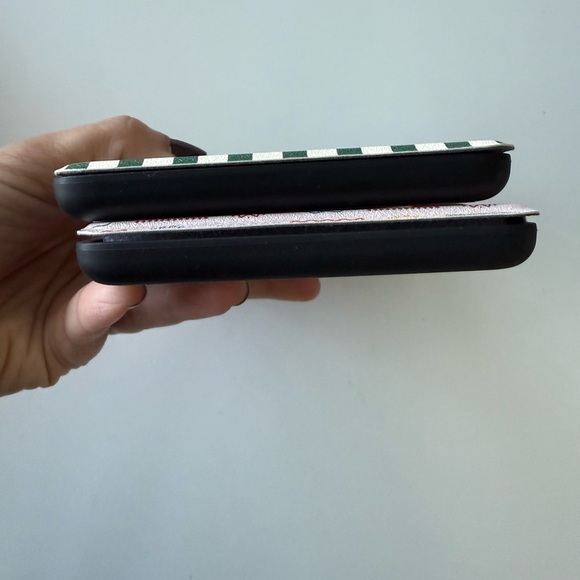 Two Basic Kindle Covers - Picture 6 of 15